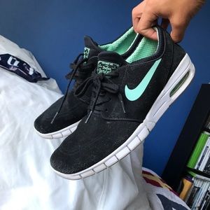 Nike jetnaski size 9